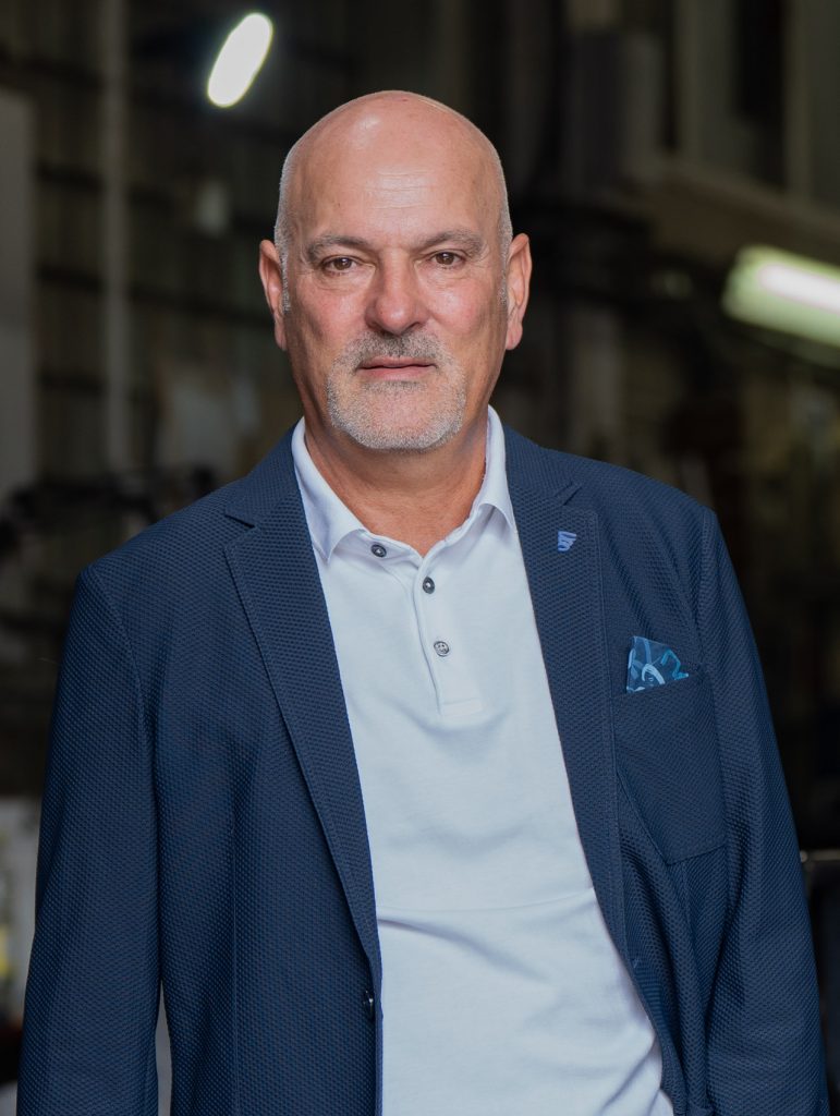 Georg
Schwab